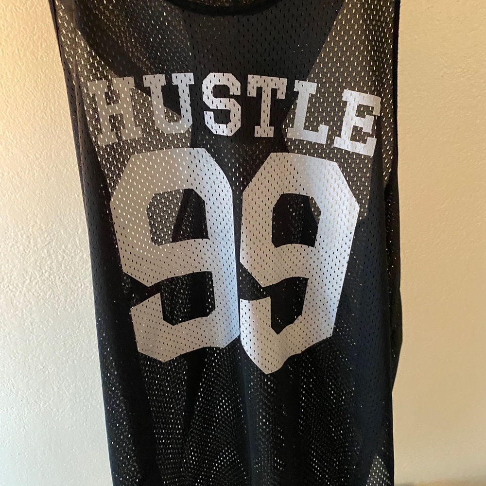 Men’s mesh pullover tee with hood